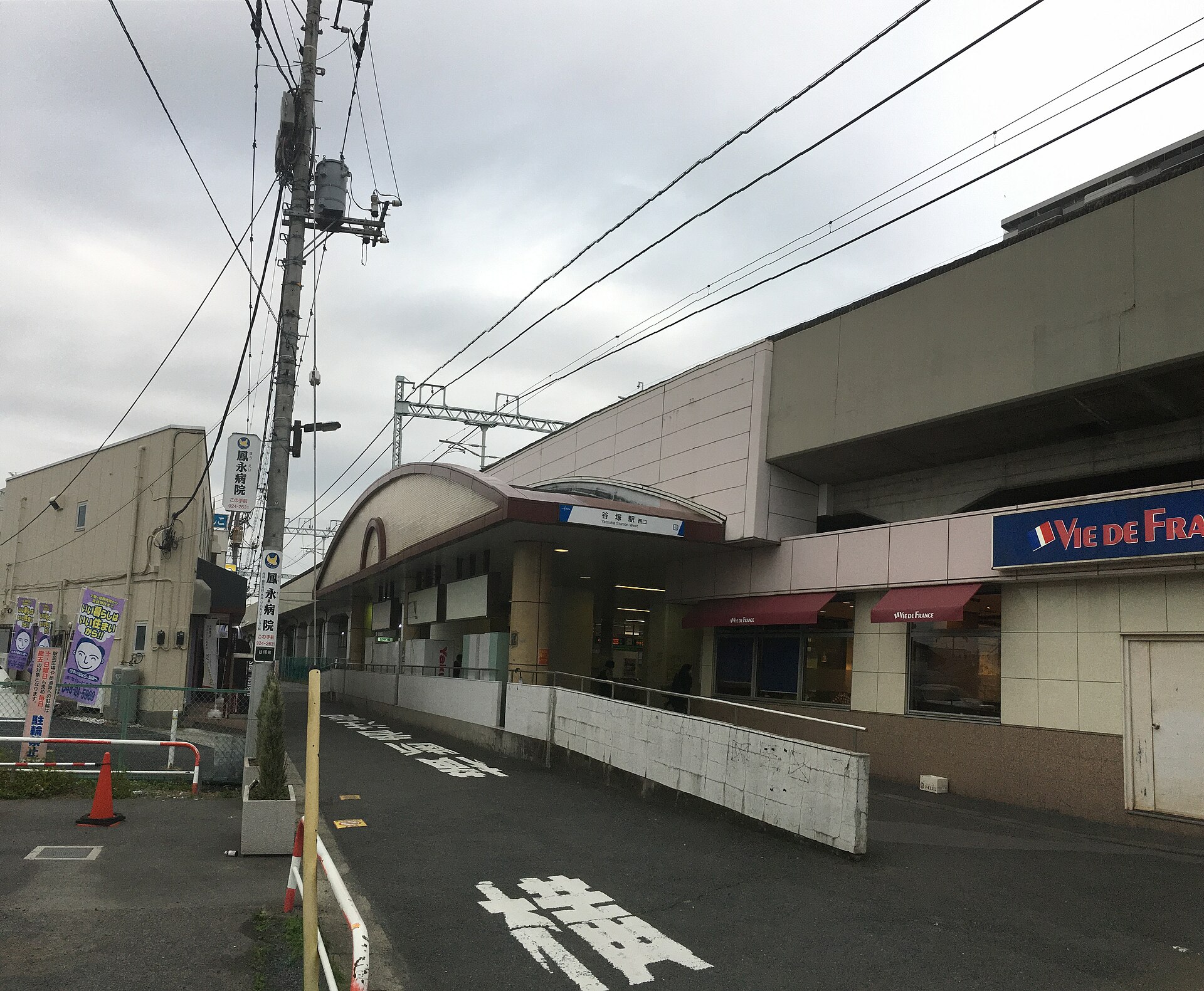谷塚駅の西口